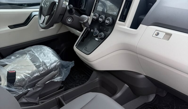 TOYOTA HIACE COMMUTER 2.8 TDI 14+1 0KM full