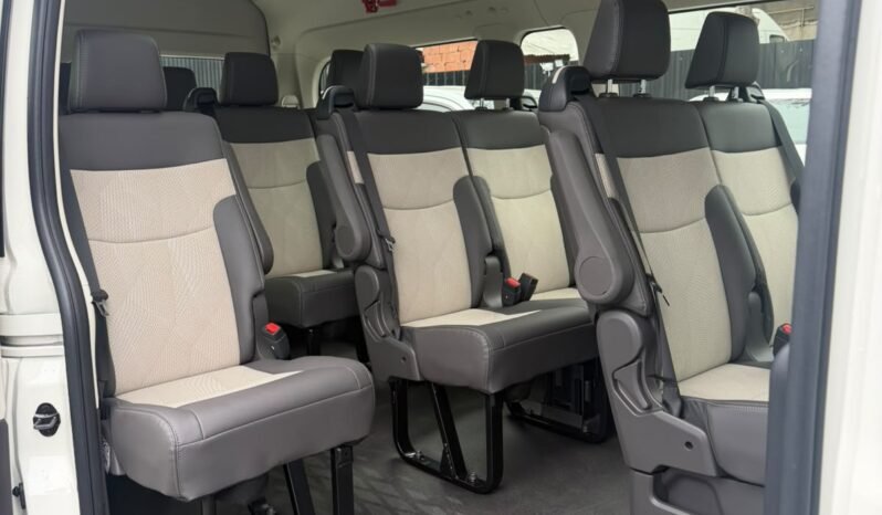 TOYOTA HIACE COMMUTER 2.8 TDI 14+1 0KM full