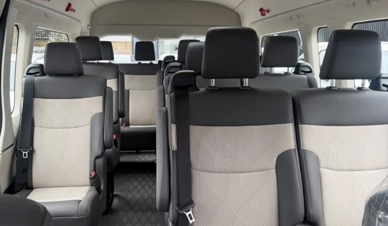 TOYOTA HIACE COMMUTER 2.8 TDI 14+1 0KM full