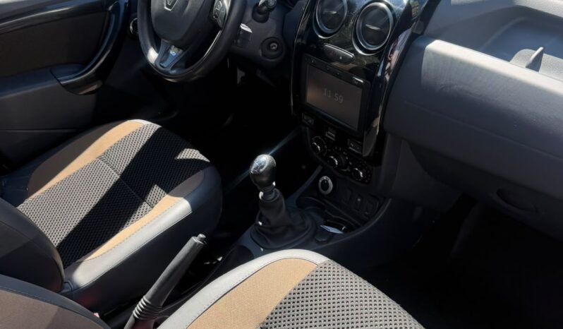 RENAULT DUSTER PRIVILEGE 2.0 4X4 MT 2019 full